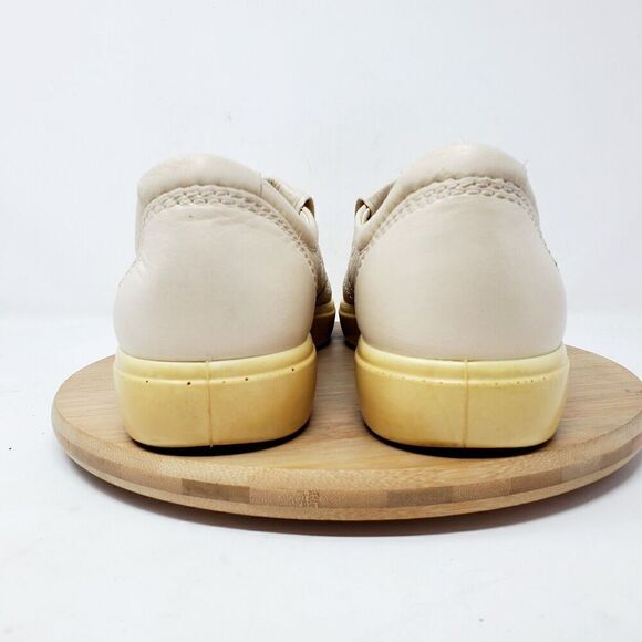 ECCO Shoes Womens 40 Soft 7 Perforated Leather Slip On Sneaker Comfort - Picture 9 of 16
